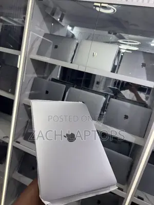 Laptop Apple MacBook Pro 2017 16GB Intel Core i7 SSD 256GB