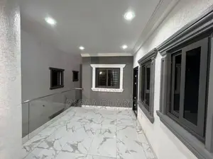 5bdrm House in Achimota for sale