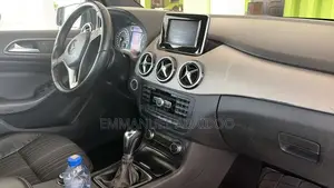Mercedes-Benz B-Class B180 Petrol 2012 Silver