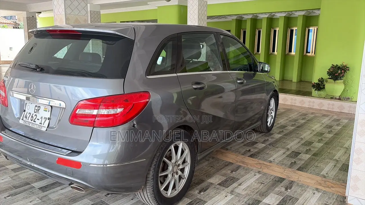 Mercedes-Benz B-Class B180 Petrol 2012 Silver