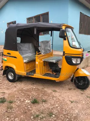 TVS Apache RTR 160 2V 2025 Yellow