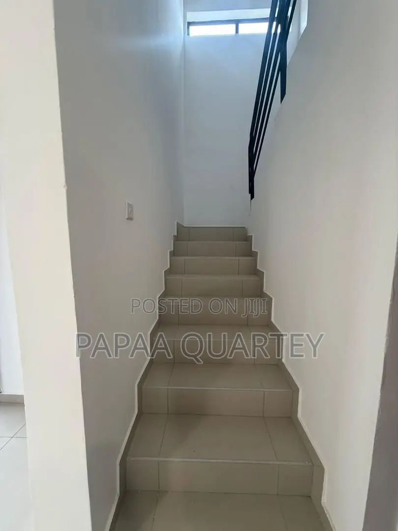 3bdrm House in Oyarifa for sale