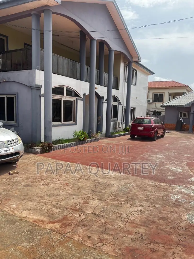 16bdrm House in West Legon for sale