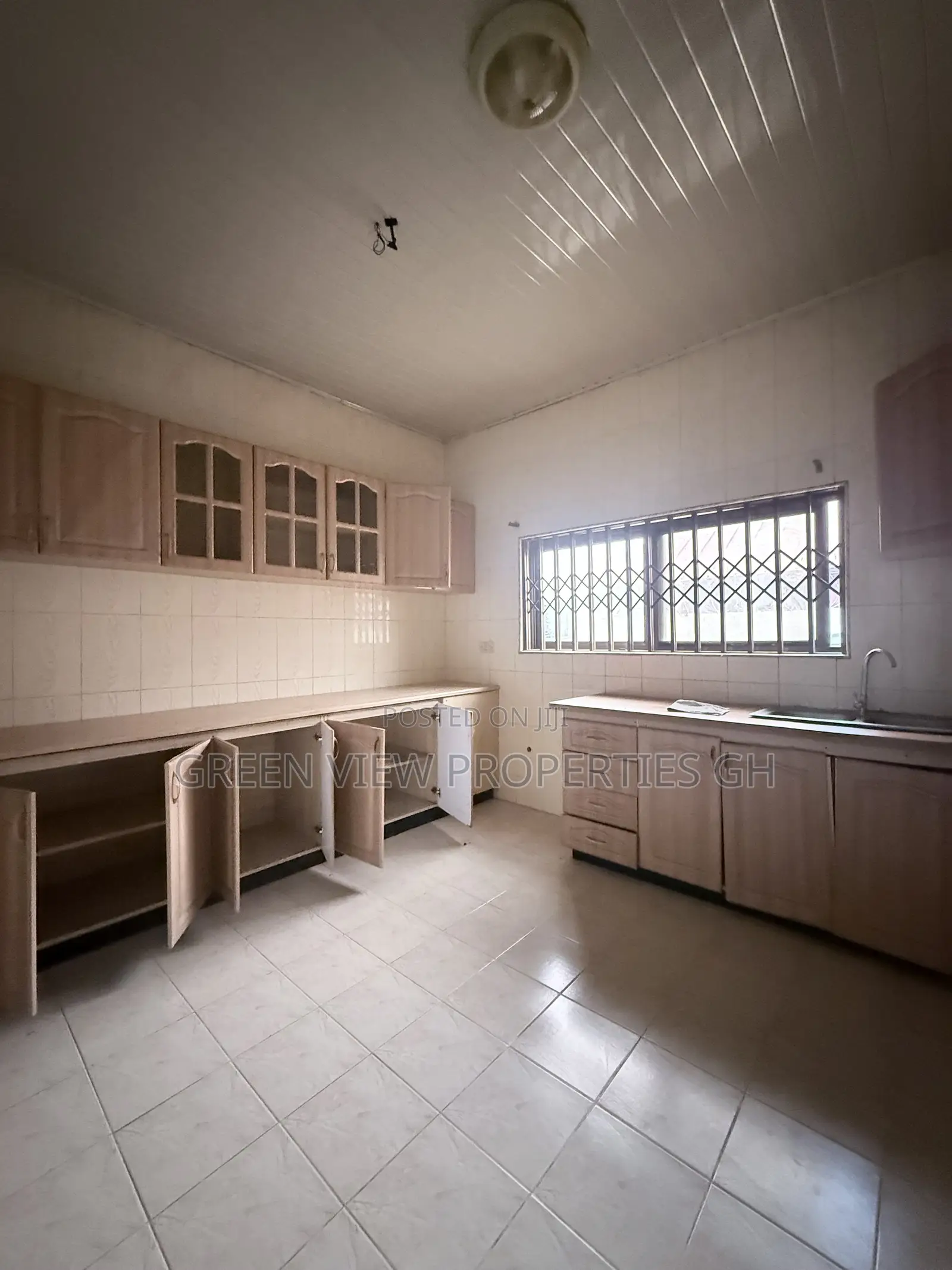 2bdrm House in West Hills Mall Area for rent