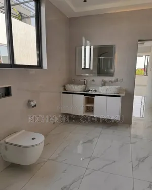 5bdrm House in Kofi'S Realty, East Legon for sale