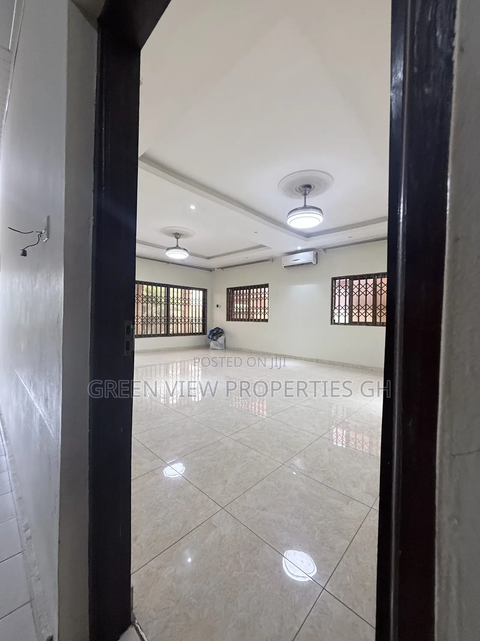 2bdrm House in West Hills Mall Area for rent