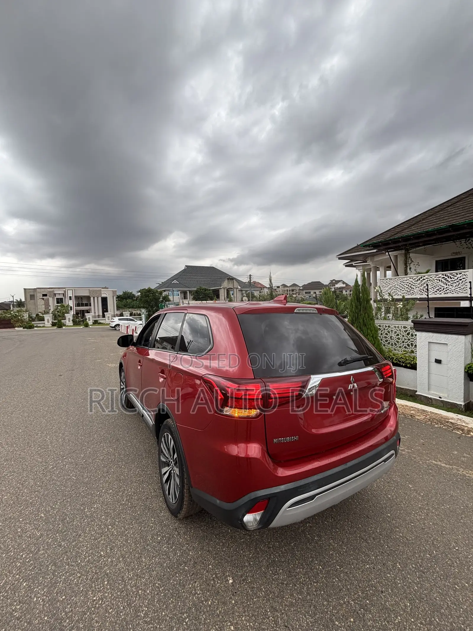 Mitsubishi Outlander 2019 Red