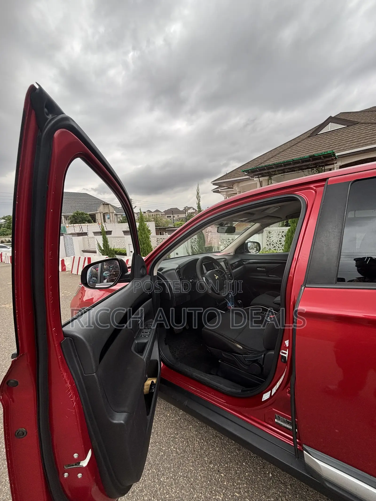 Mitsubishi Outlander 2019 Red