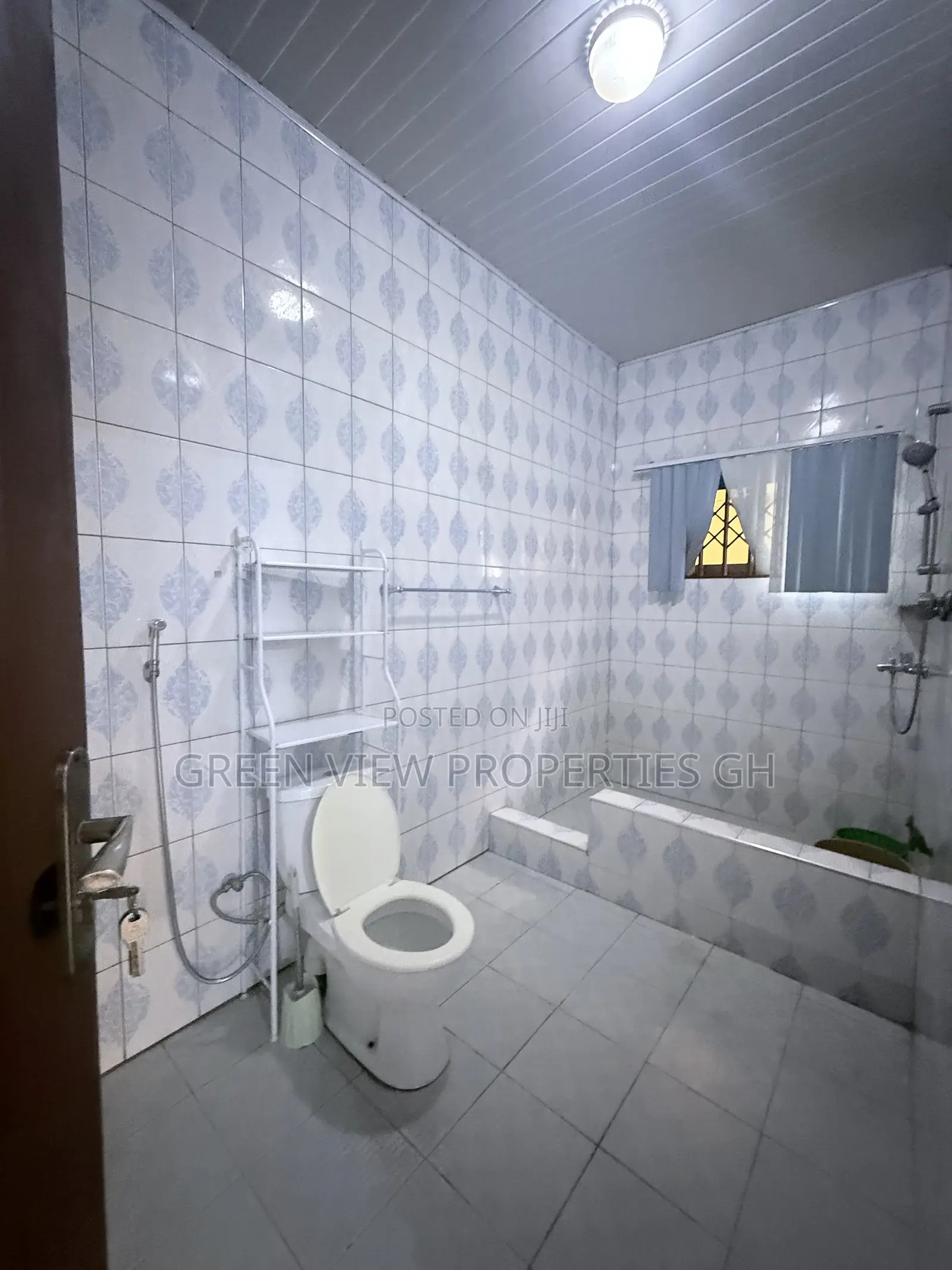 2bdrm House in West Hills Mall Area for rent