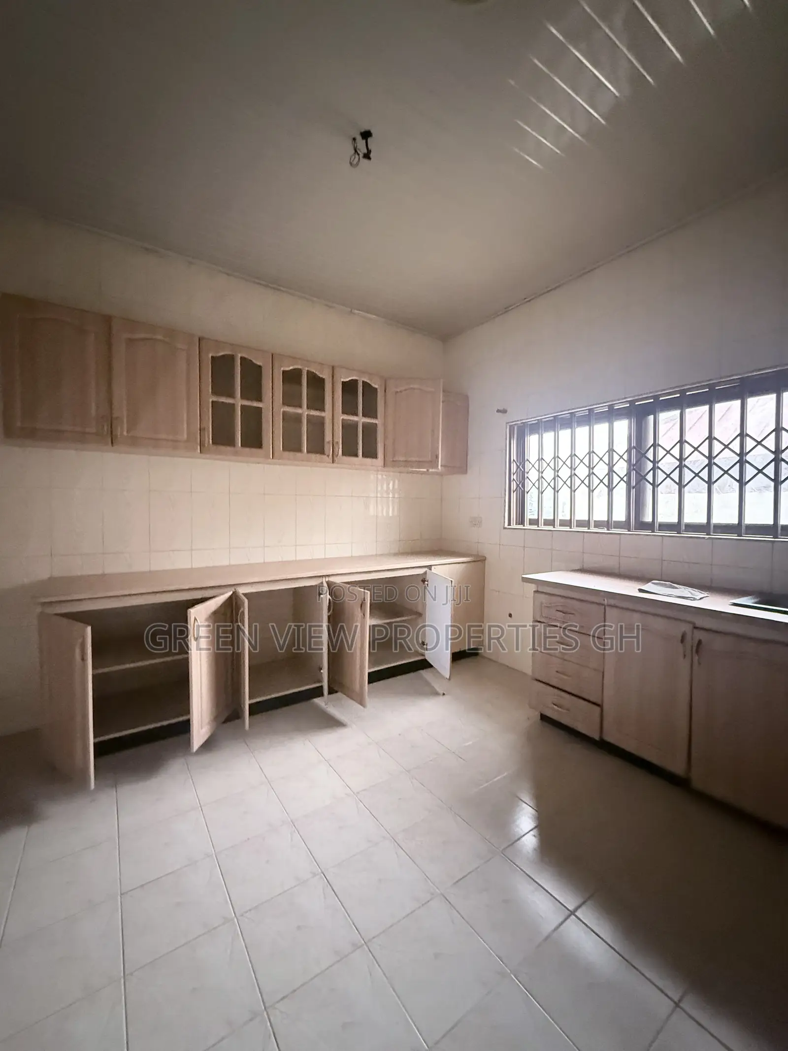 2bdrm House in West Hills Mall Area for rent