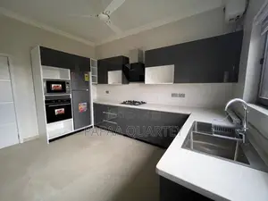 3bdrm House in Airport Residential Area for sale