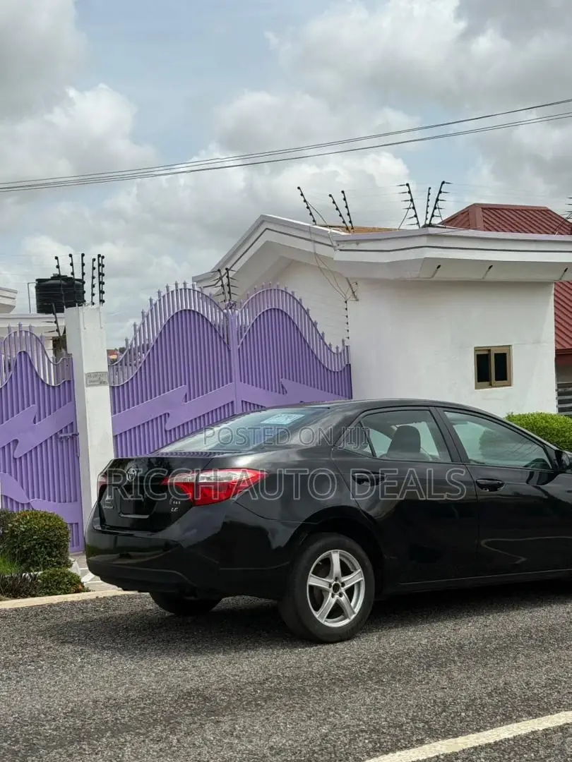 Toyota Corolla LE Premium 4dr Sedan (1.8L 4cyl CVT) 2016 Black