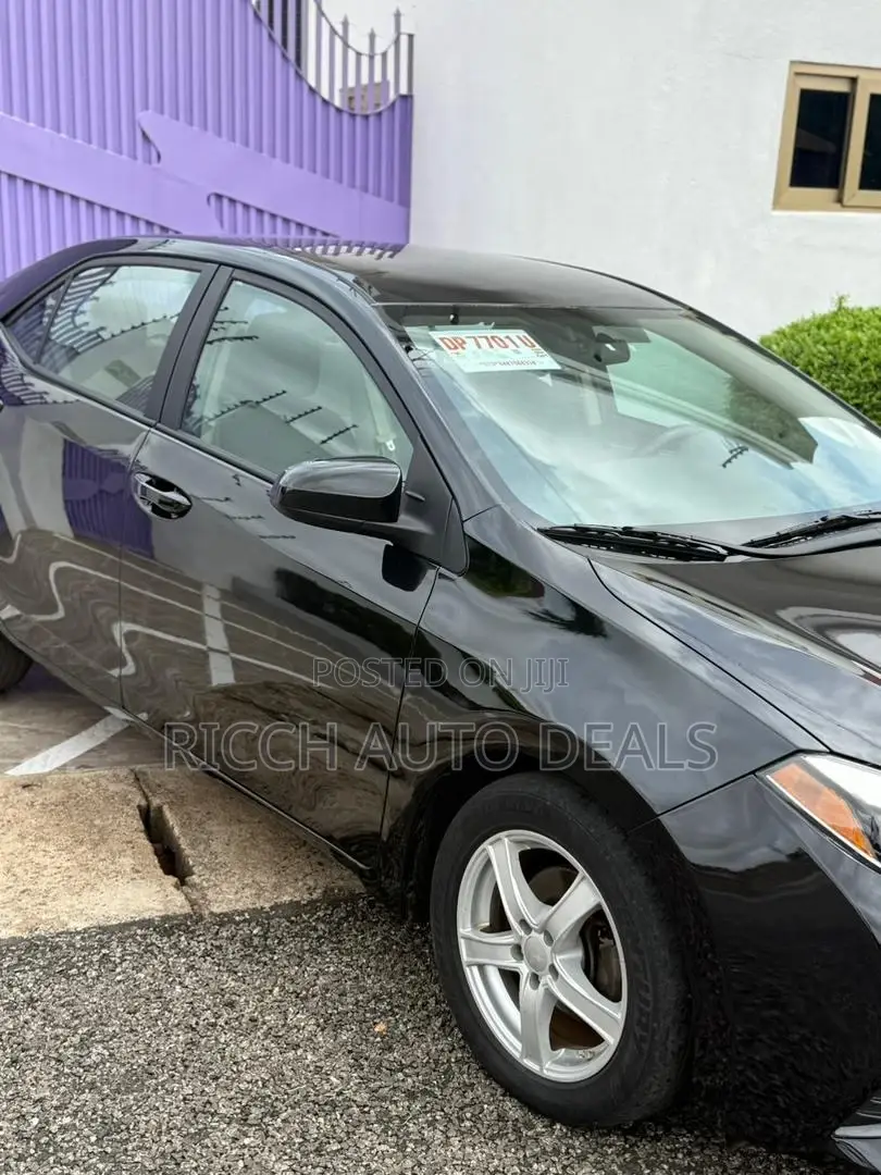 Toyota Corolla LE Premium 4dr Sedan (1.8L 4cyl CVT) 2016 Black