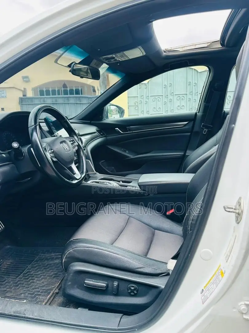 Honda Accord Sport (2.0L 4cyl Turbo 10A) 2019 White