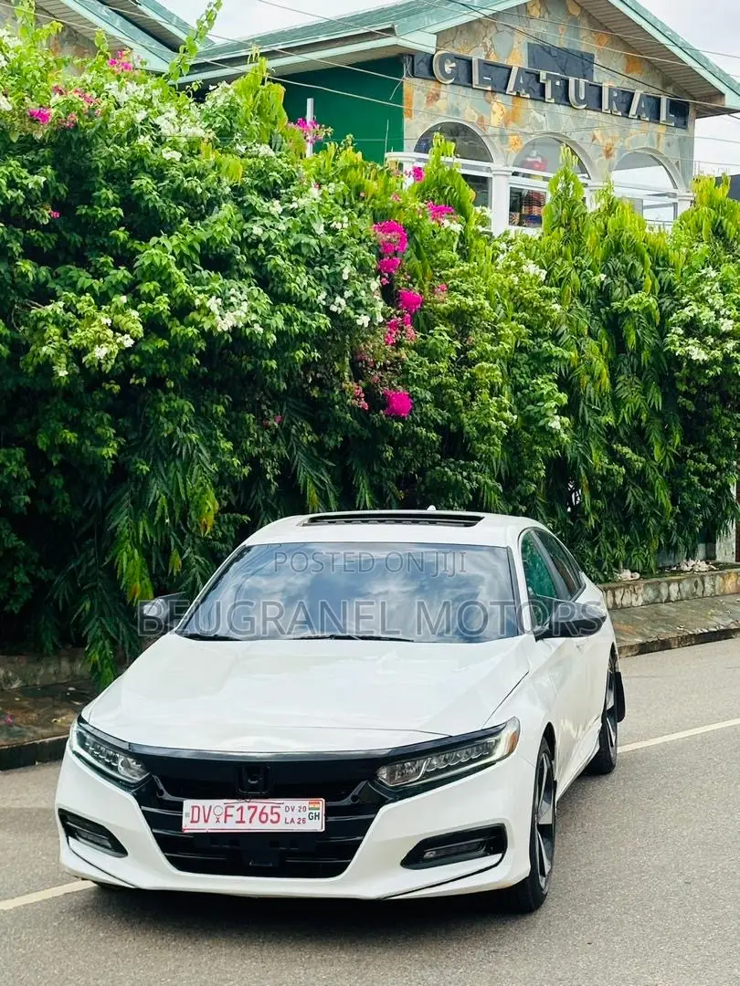 Honda Accord Sport (2.0L 4cyl Turbo 10A) 2019 White