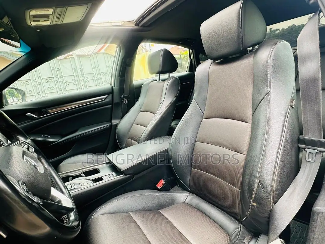 Honda Accord Sport (2.0L 4cyl Turbo 10A) 2019 White