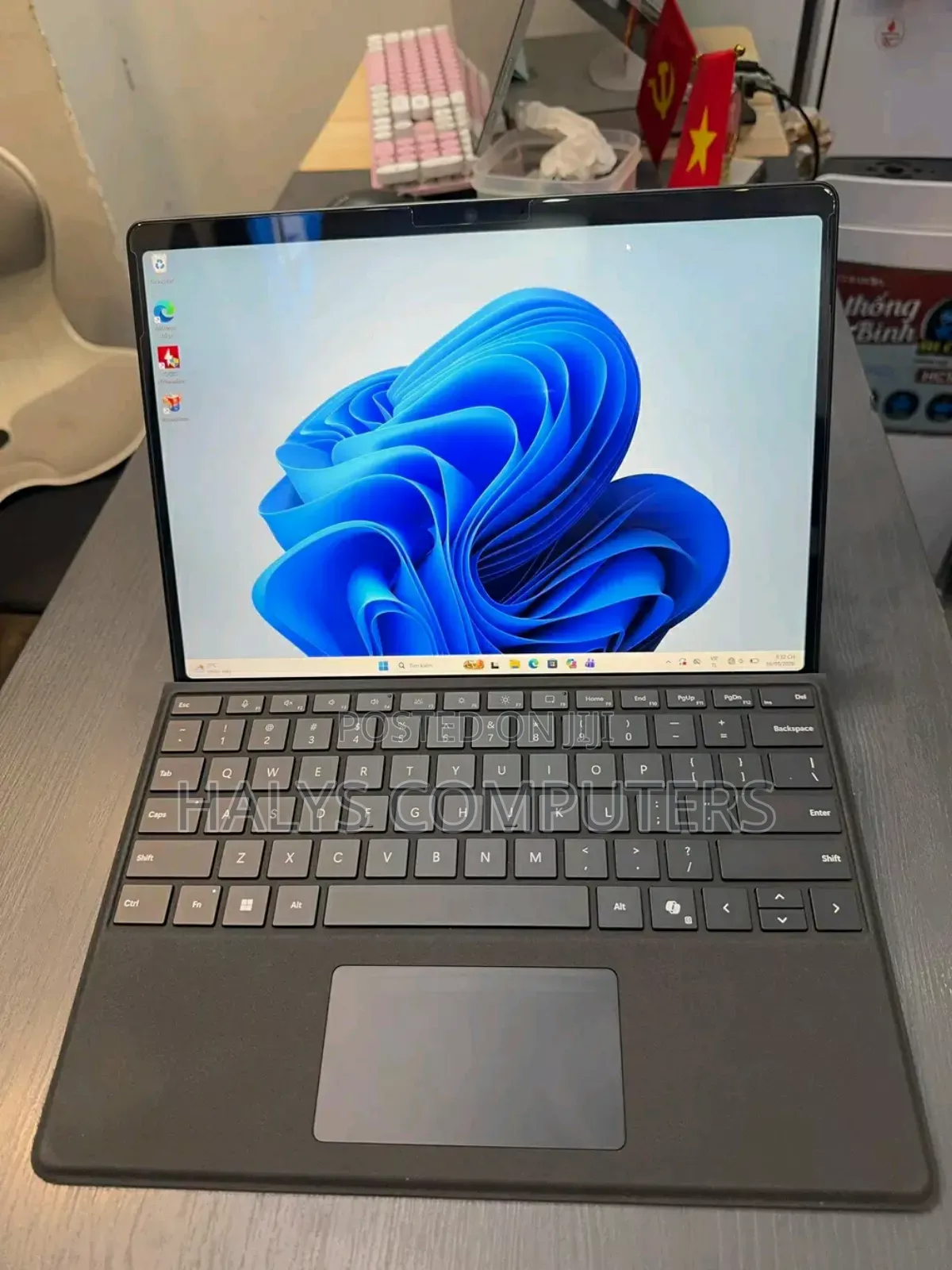 New Microsoft Surface Pro X 16GB Qualcomm Snapdragon X Plus SSD 512GB