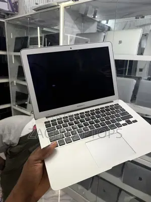 Laptop Apple MacBook Air 2011 8GB Intel Core i5 SSD 128GB