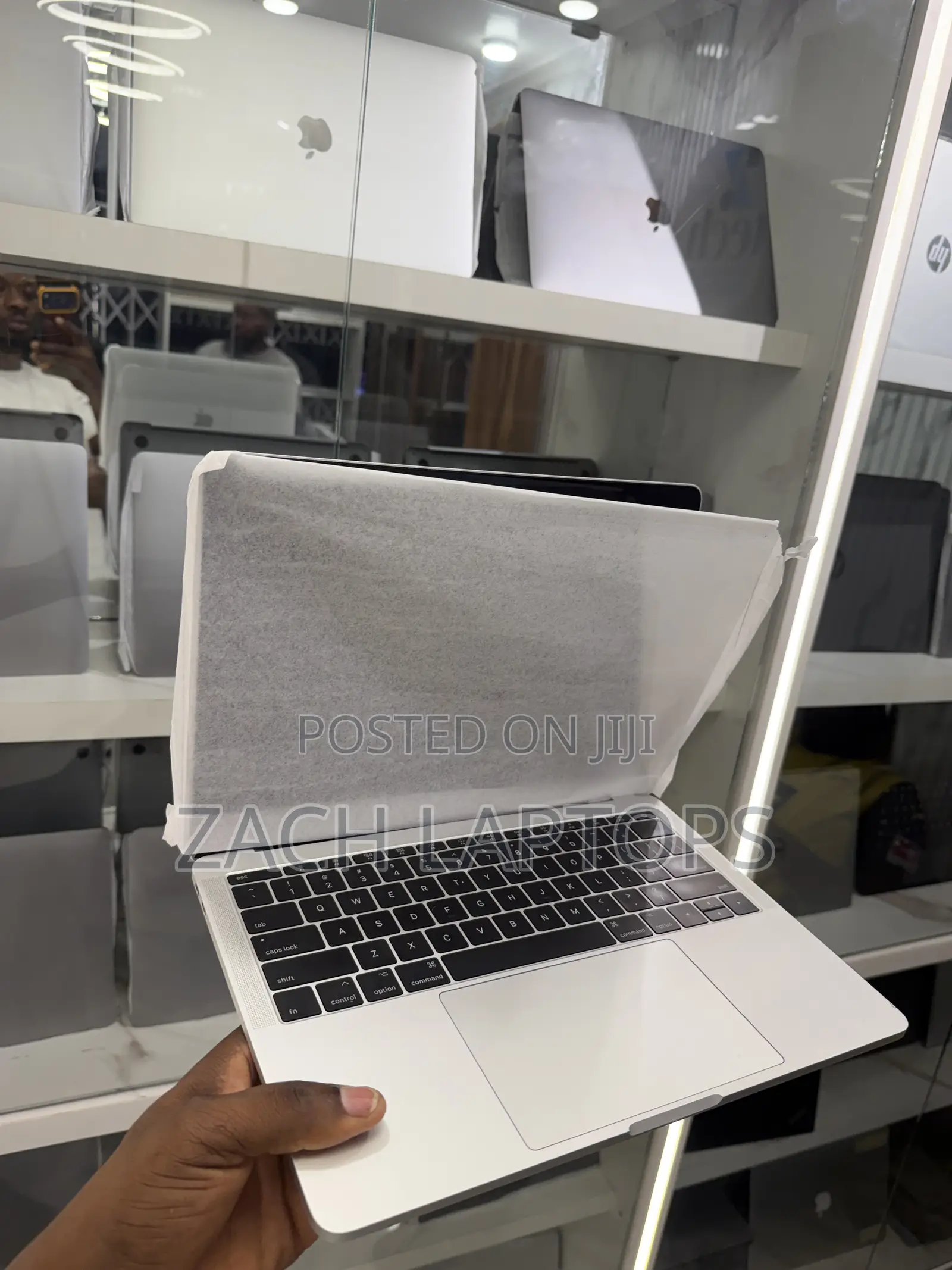 Laptop Apple MacBook Pro 2017 16GB Intel Core i5 SSD 512GB