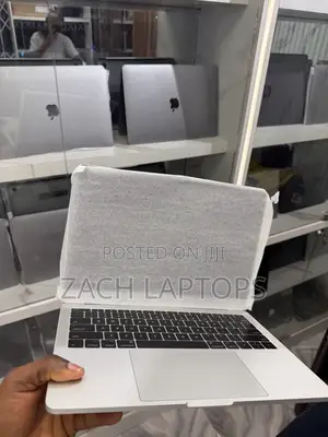 Laptop Apple MacBook Pro 2017 16GB Intel Core i5 SSD 512GB