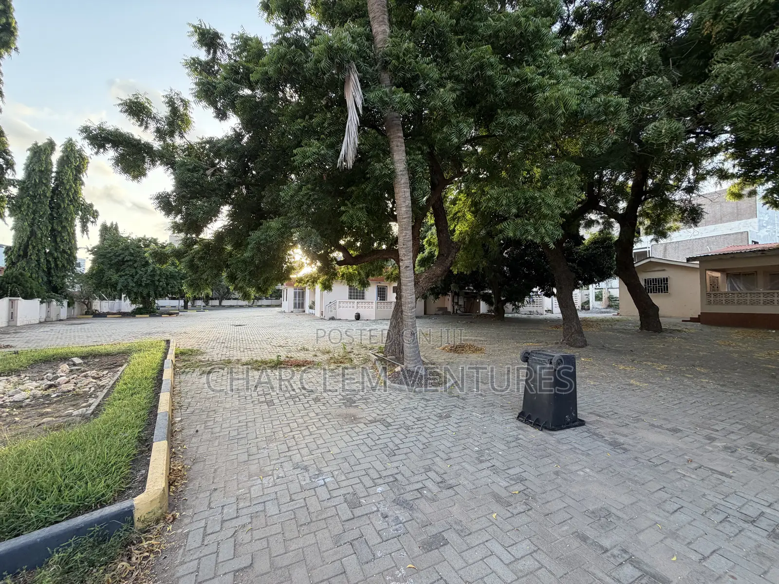 42 Plus Rooms Commercial Property for Rent at Airport