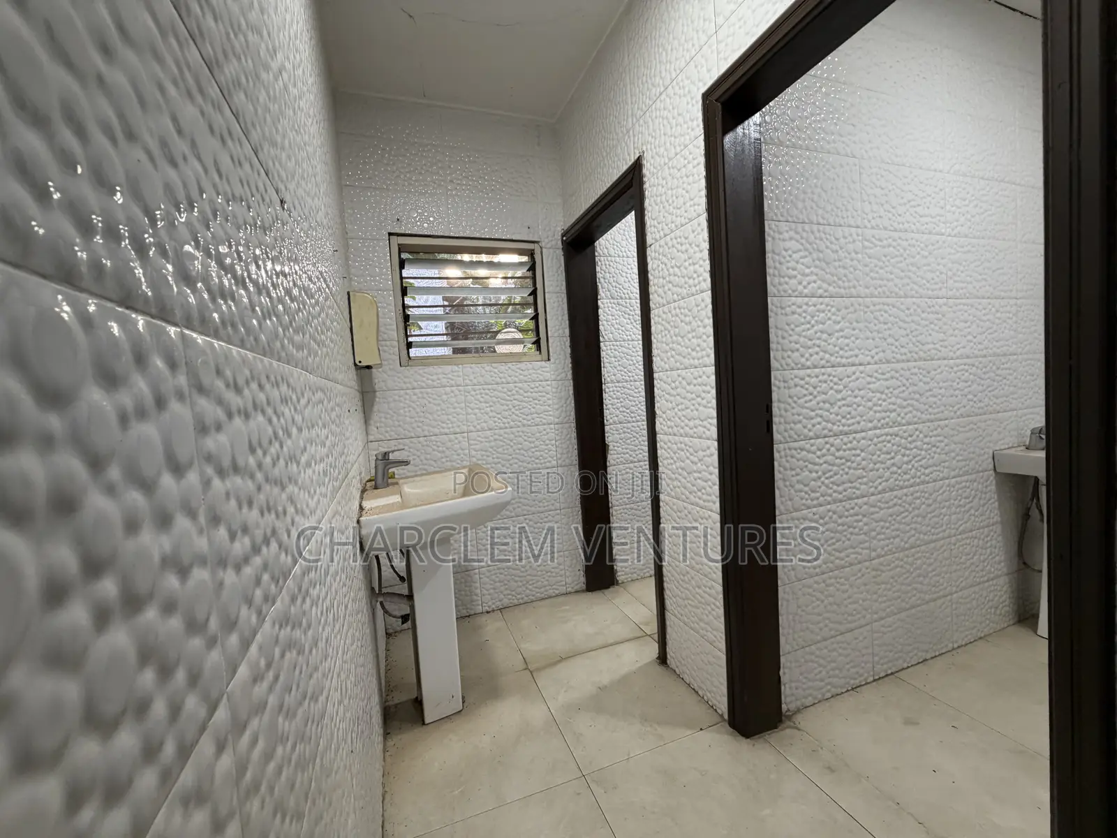 42 Plus Rooms Commercial Property for Rent at Airport