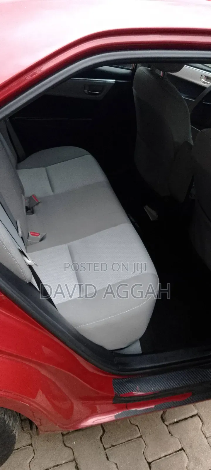 Toyota Corolla LE Premium 4dr Sedan (1.8L 4cyl CVT) 2016 Maroon