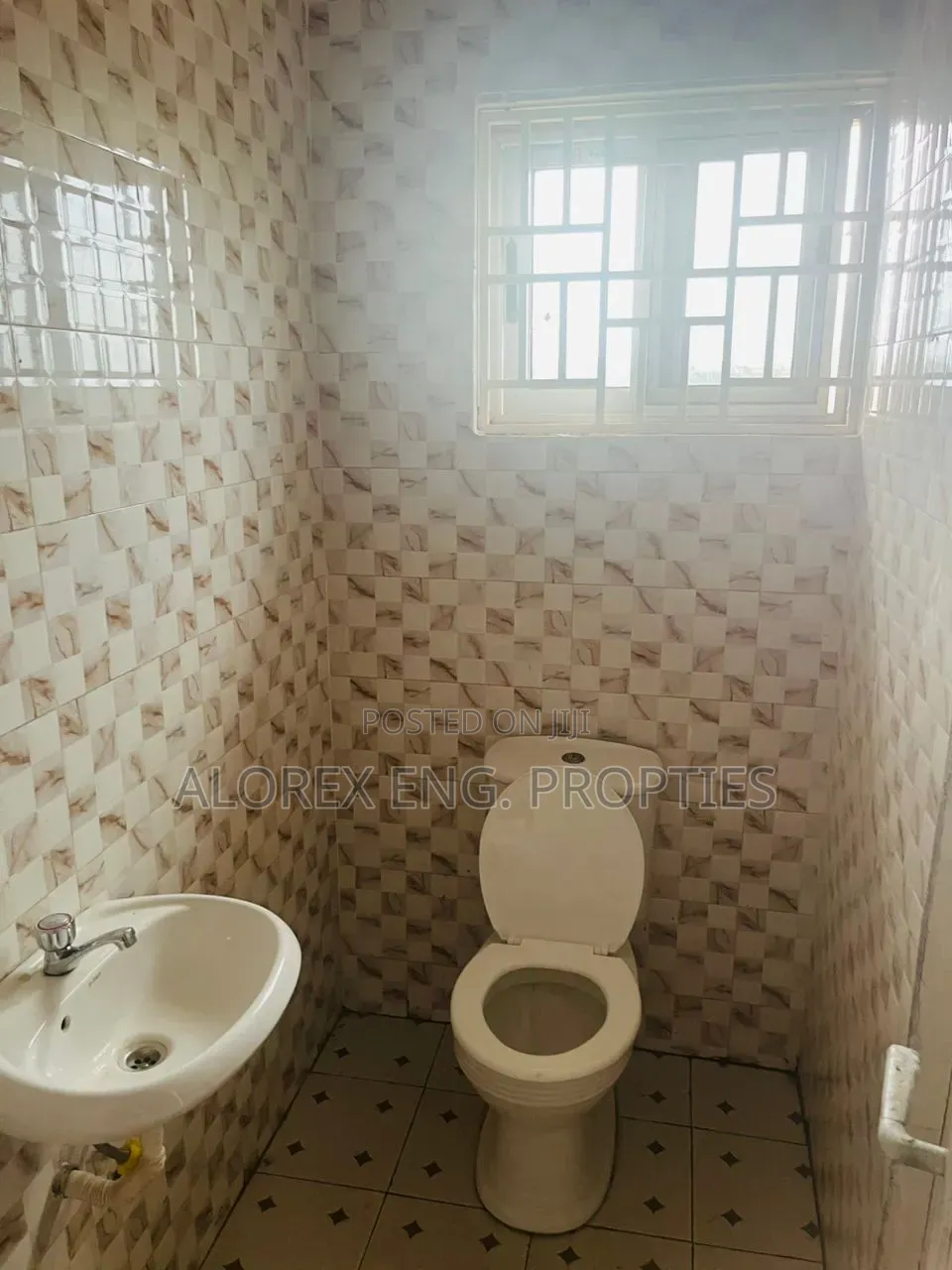 1bdrm Apartment in Chamber Self, Malejor for rent
