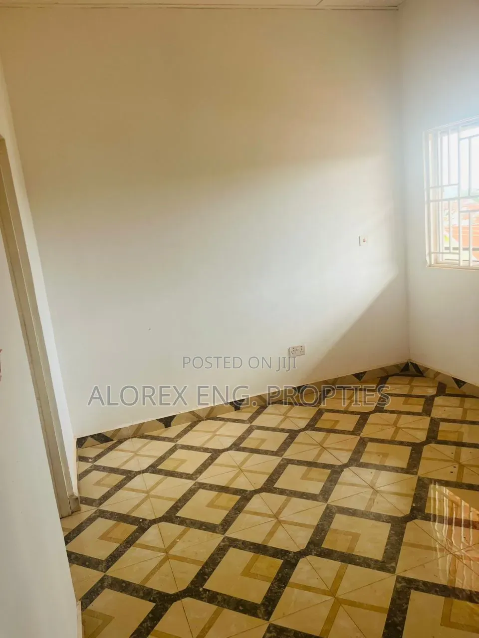1bdrm Apartment in Chamber Self, Malejor for rent