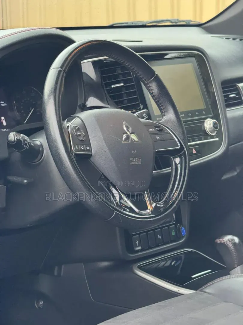 Mitsubishi Outlander SE S-AWC 2020 White