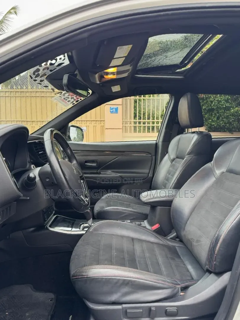 Mitsubishi Outlander SE S-AWC 2020 White
