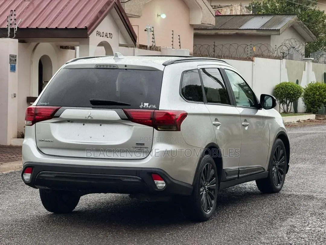 Mitsubishi Outlander SE S-AWC 2020 White