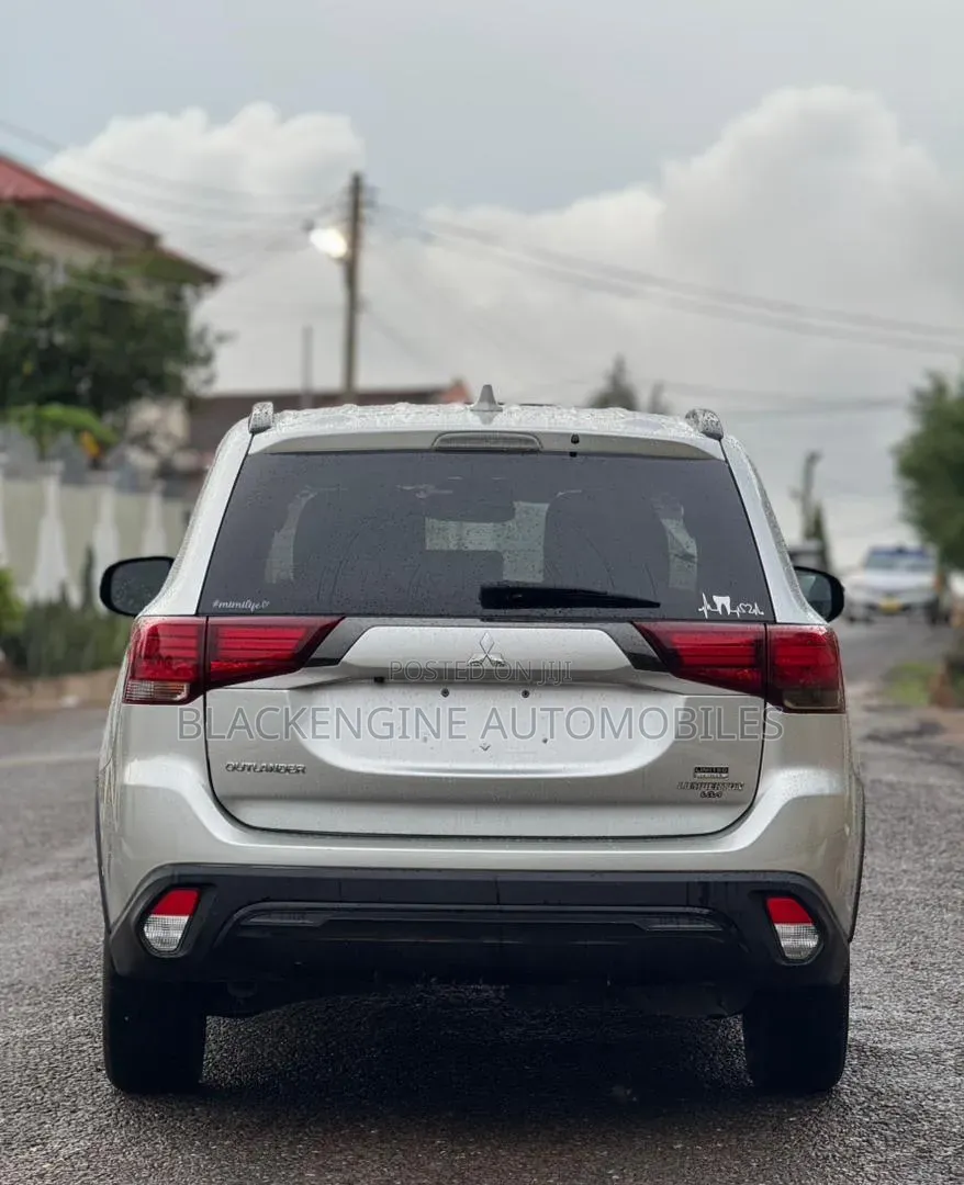 Mitsubishi Outlander SE S-AWC 2020 White