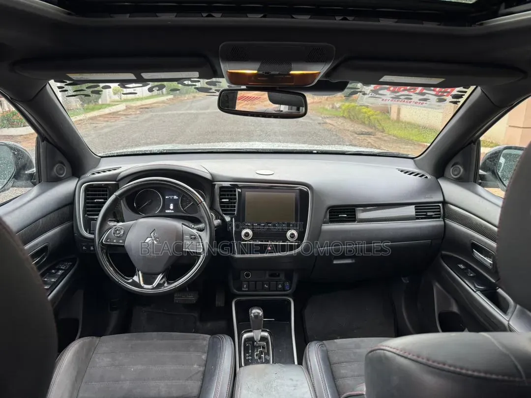 Mitsubishi Outlander SE S-AWC 2020 White