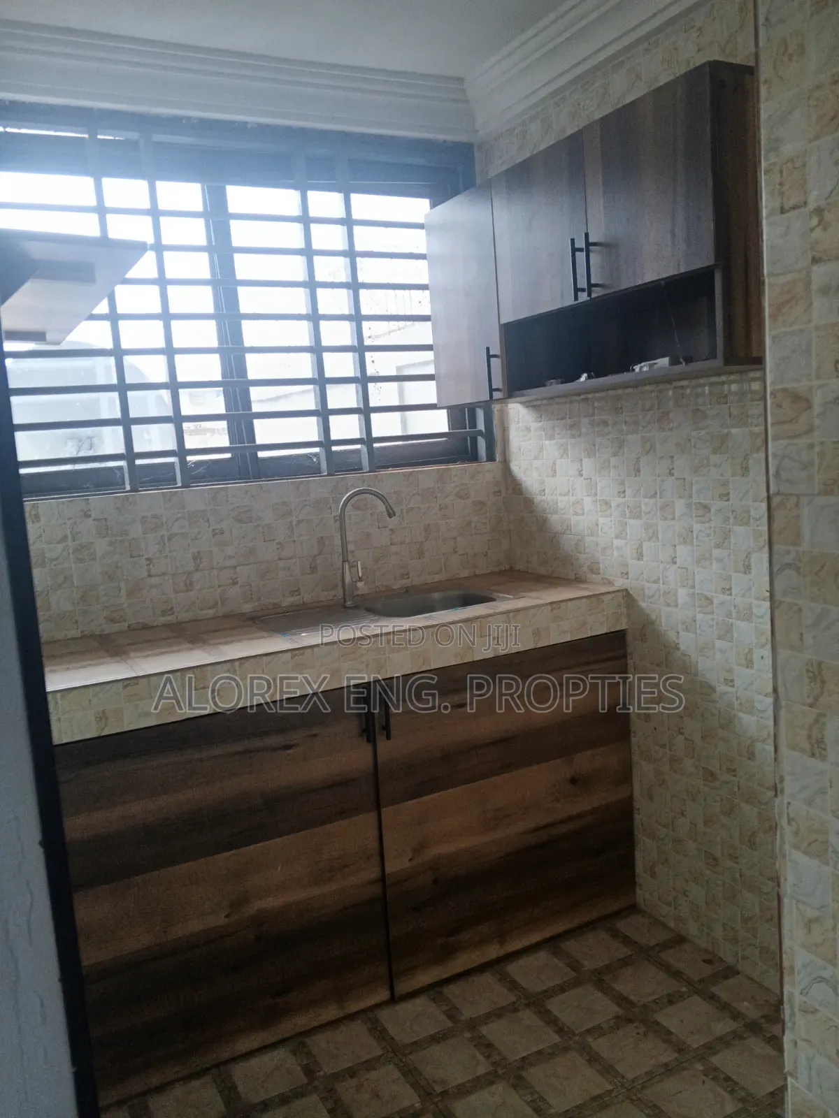 1bdrm Apartment in Pantang Hospital, New Site for rent