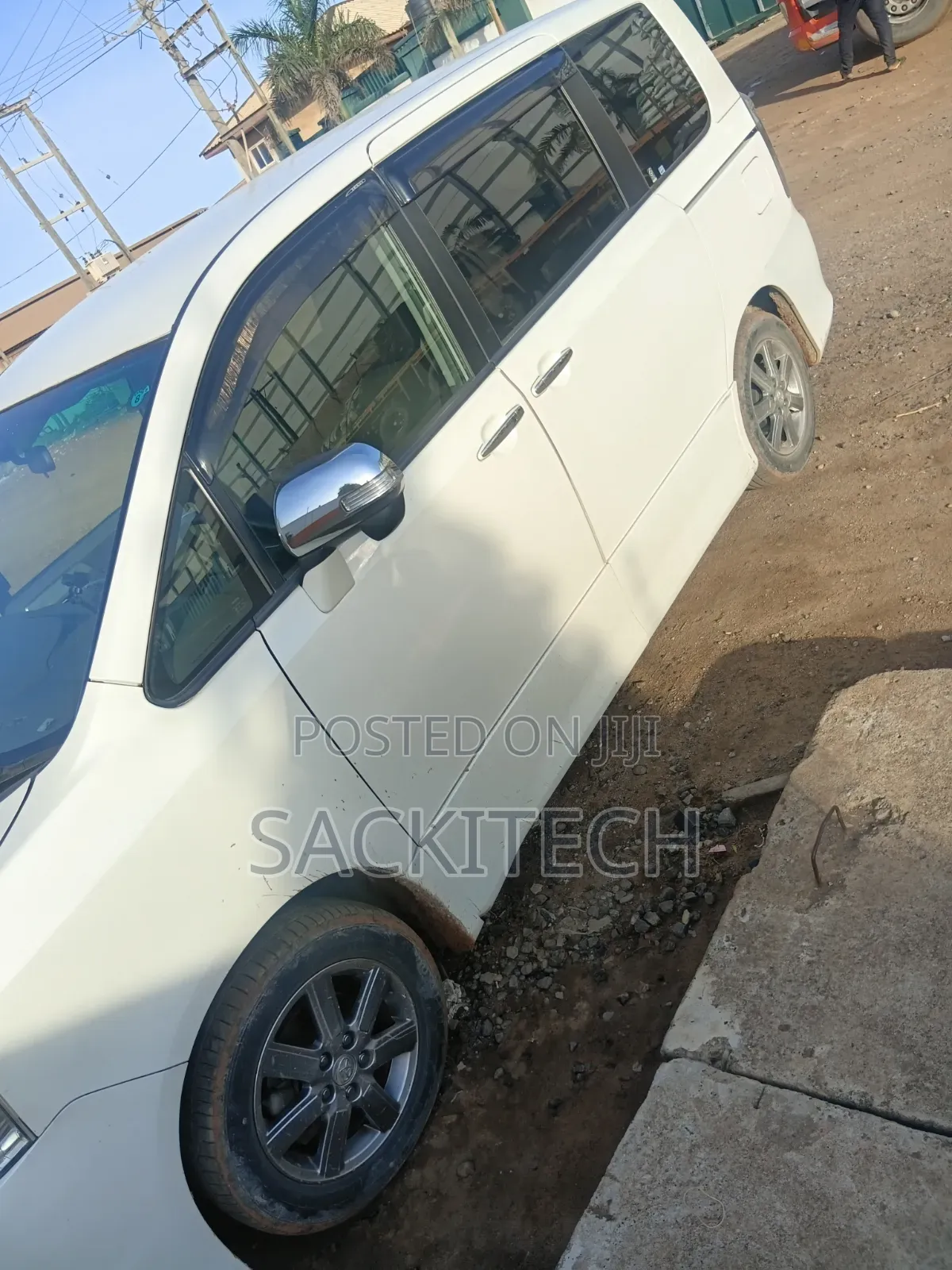 Toyota Voxy 2010 White