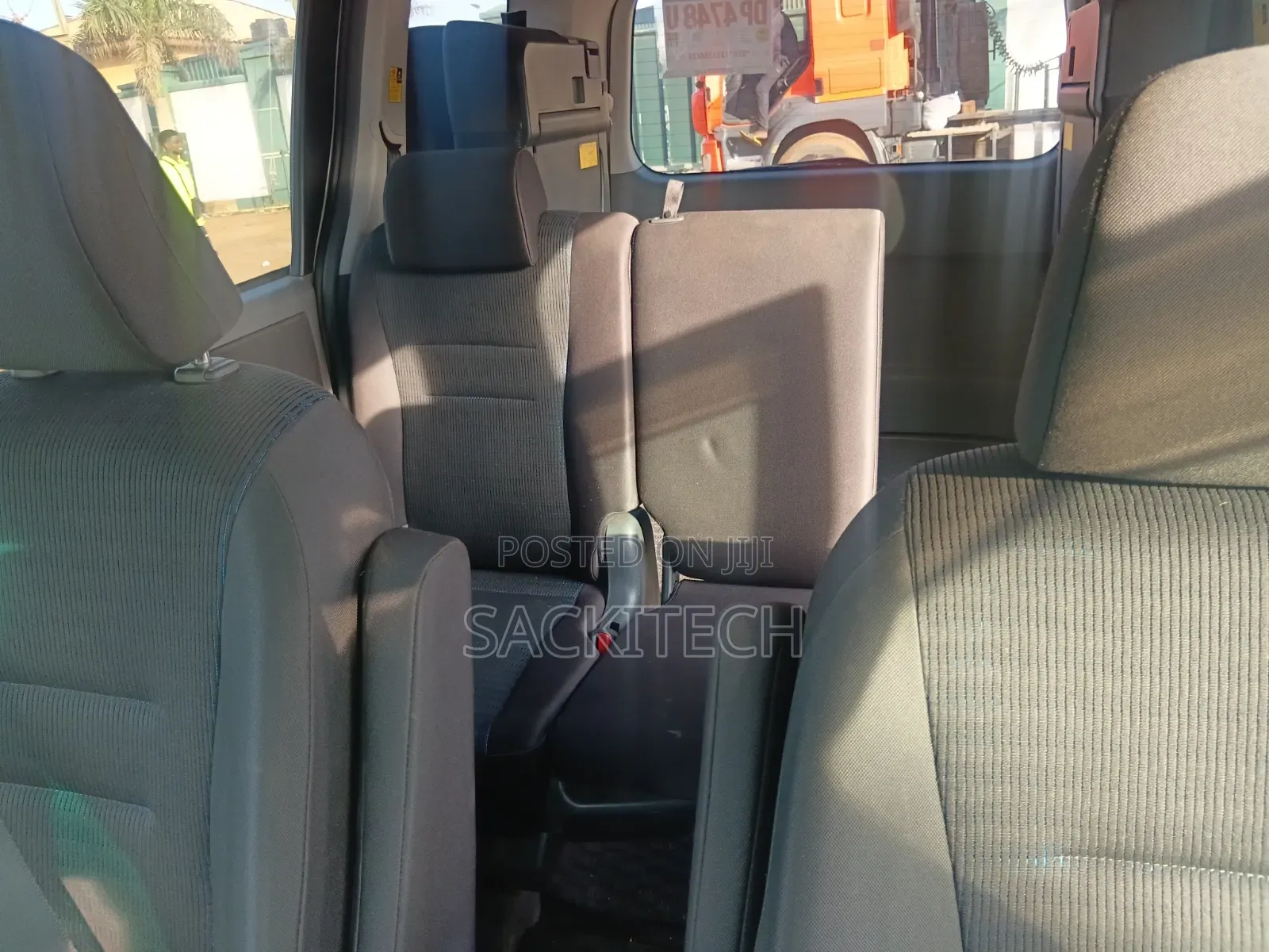 Toyota Voxy 2010 White