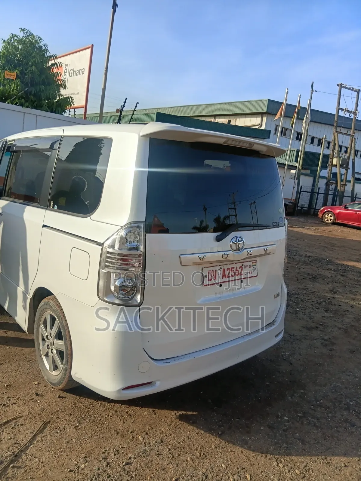 Toyota Voxy 2010 White