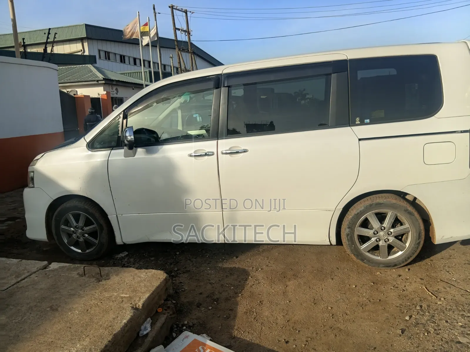 Toyota Voxy 2010 White