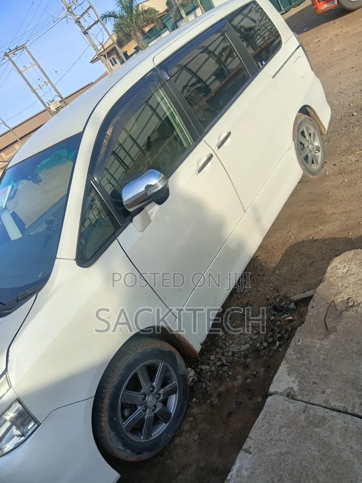 Toyota Voxy 2010 White
