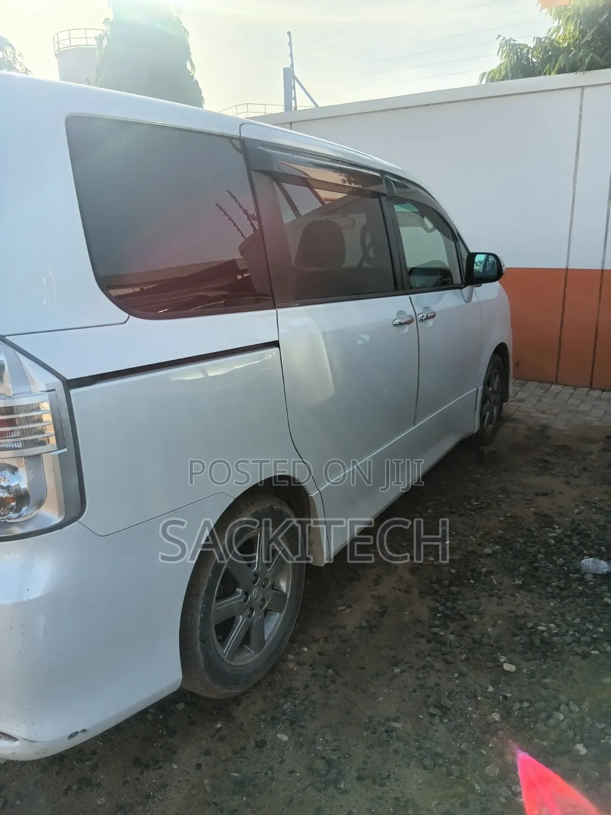 Toyota Voxy 2010 White