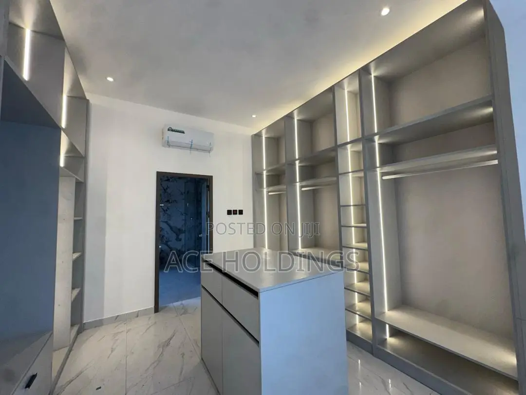 3bdrm Mansion in East Legon for sale