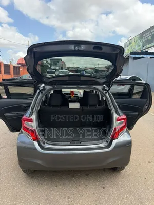 Toyota Vitz 1.3 AWD 5dr 2015 Silver