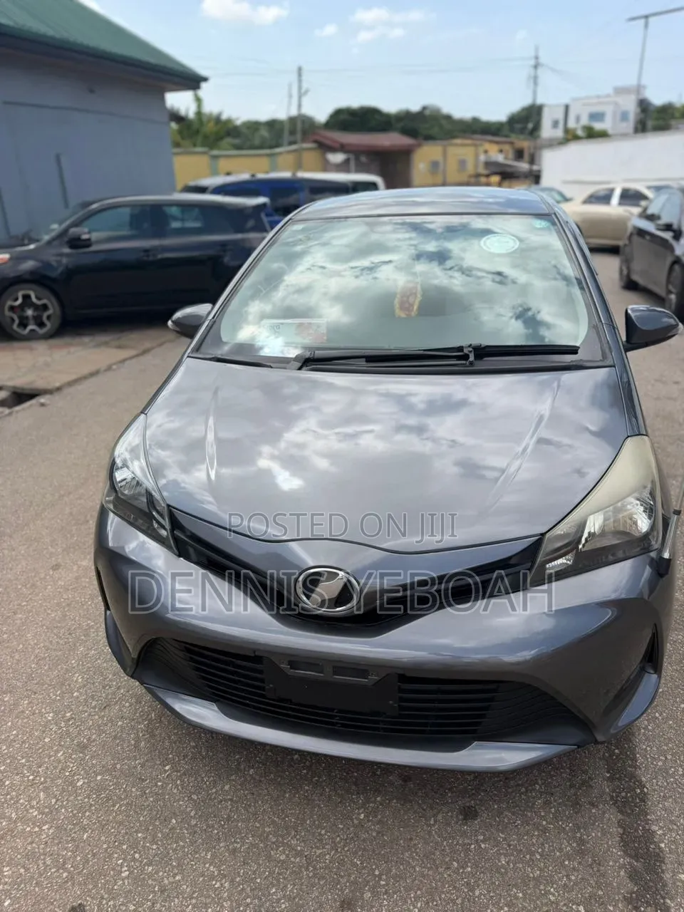 Toyota Vitz 1.3 AWD 5dr 2015 Silver