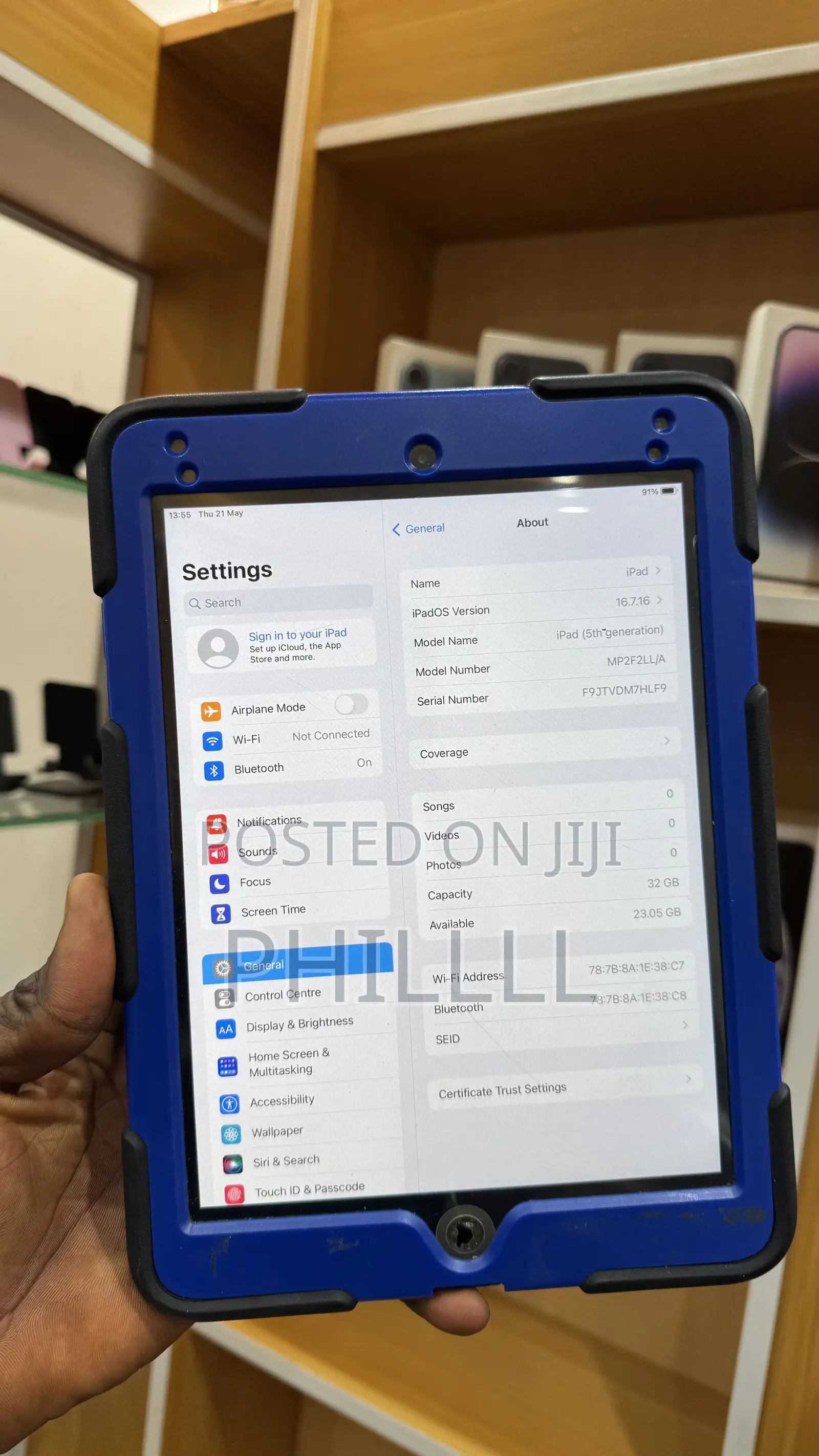 Apple iPad 9.7 32 GB Gray