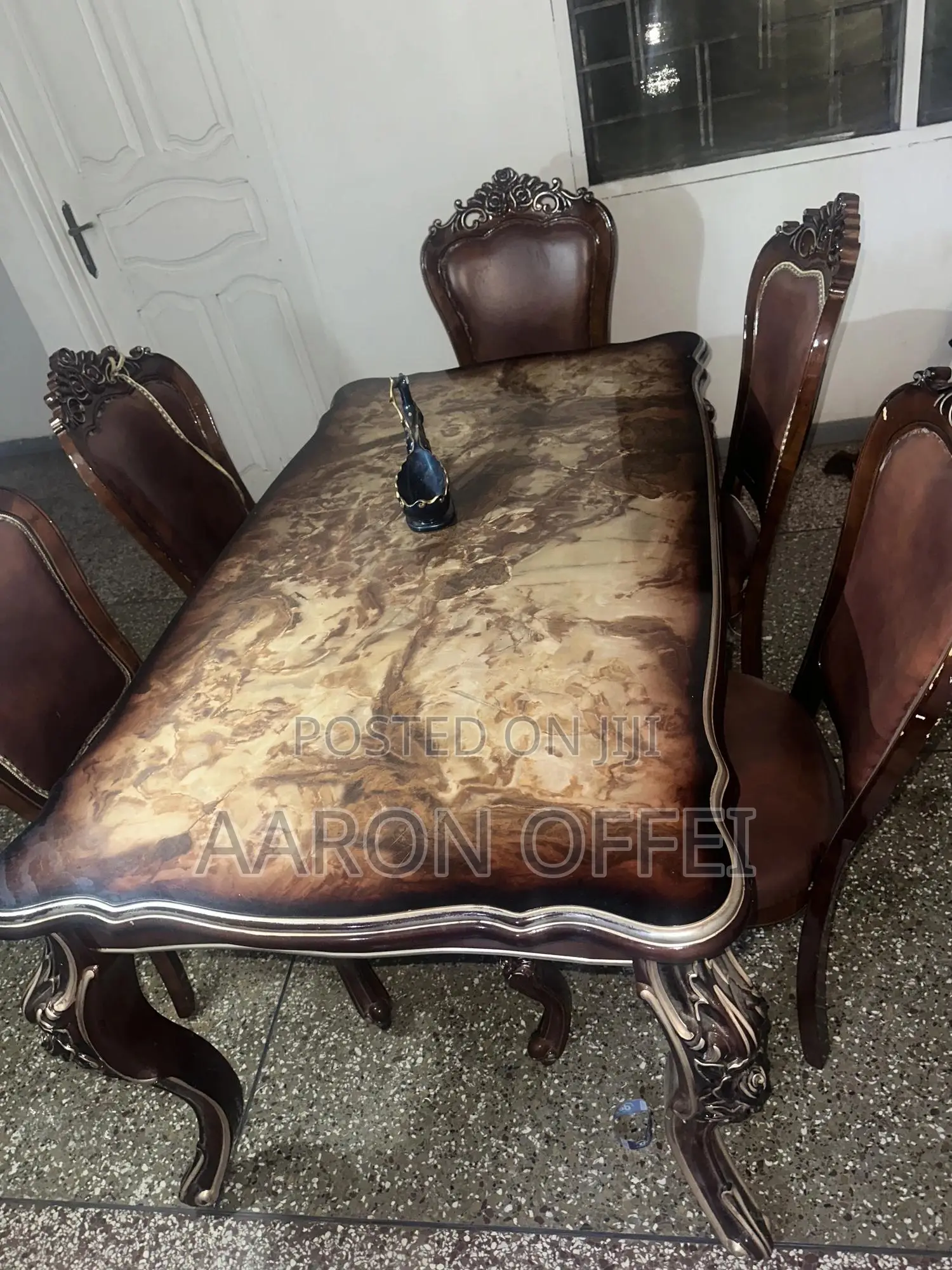Beautiful Dinning Set for Sale .