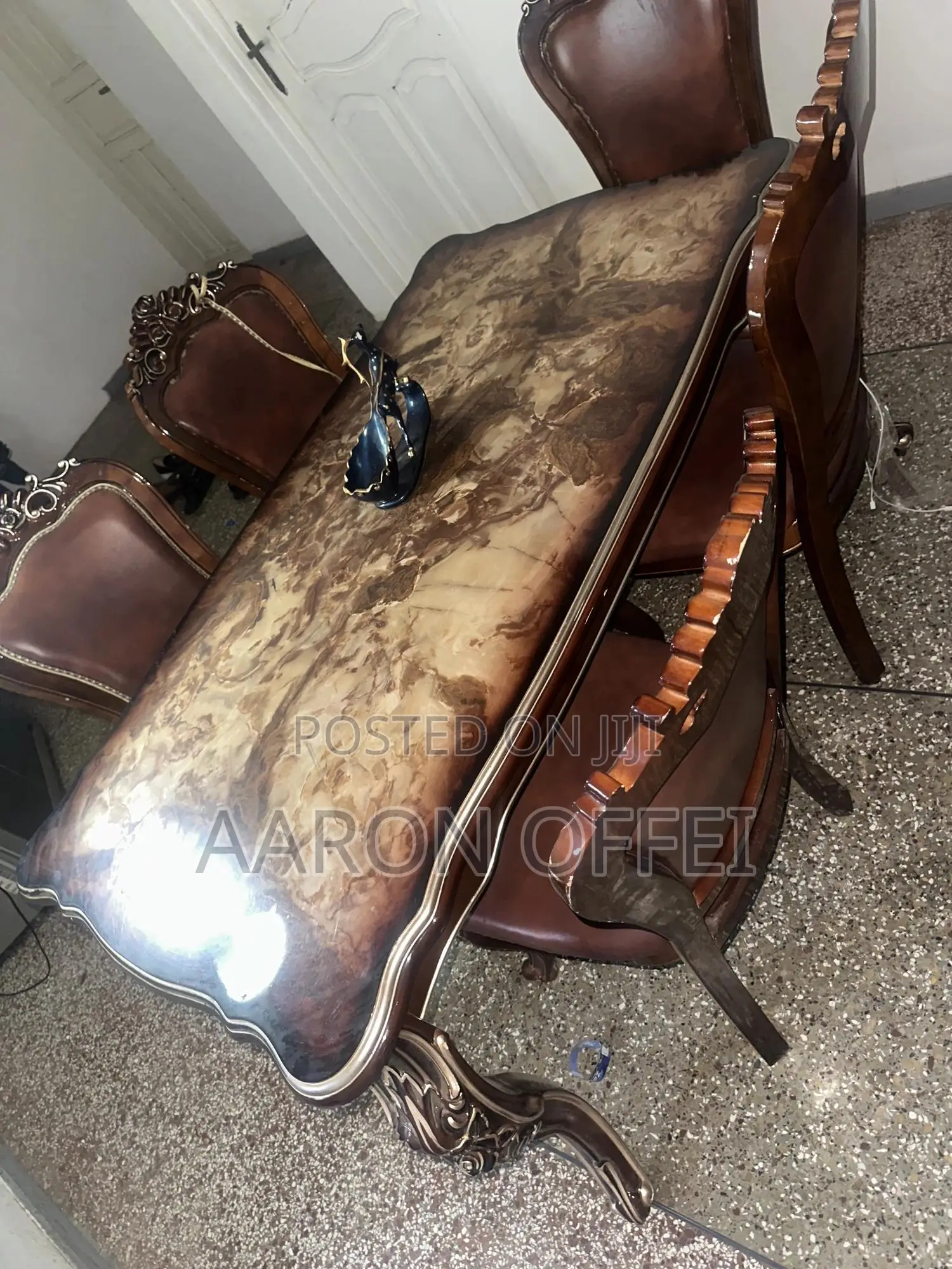 Beautiful Dinning Set for Sale .