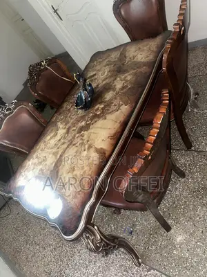 Beautiful Dinning Set for Sale .