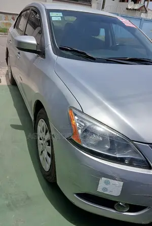 Nissan Sentra SL 4dr Sedan (1.8L 4cyl CVT) 2015 Silver