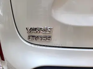 Toyota Yaris Cross 1.5 Hybrid AWD 2024 White